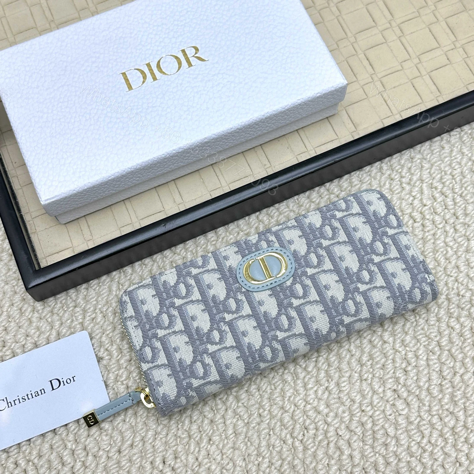 Dior 高仿女士長夾 灰藍老花布紋 經典CD扣精品款 — view 1