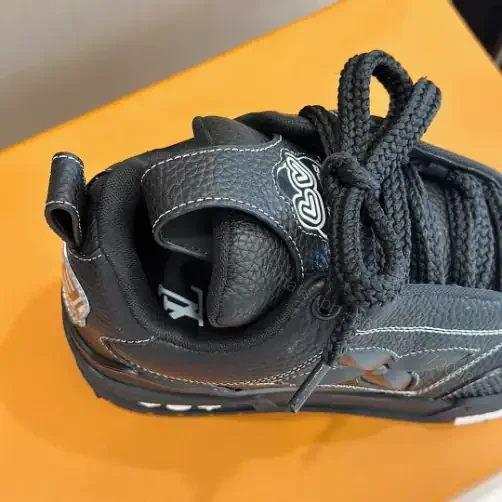 View 8 of LOUIS VUITTON SKATE SNEAKERS IN BLACK – LSVT328