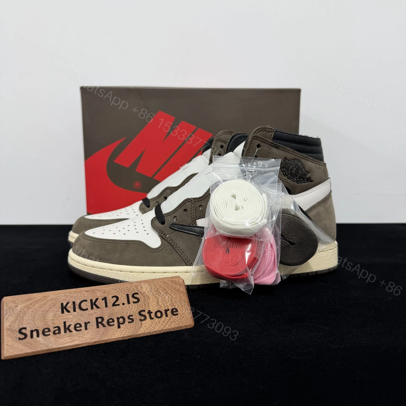 Travis Scott × Air Jordan 1 High OG ‘Mocha’ Reps — view 1