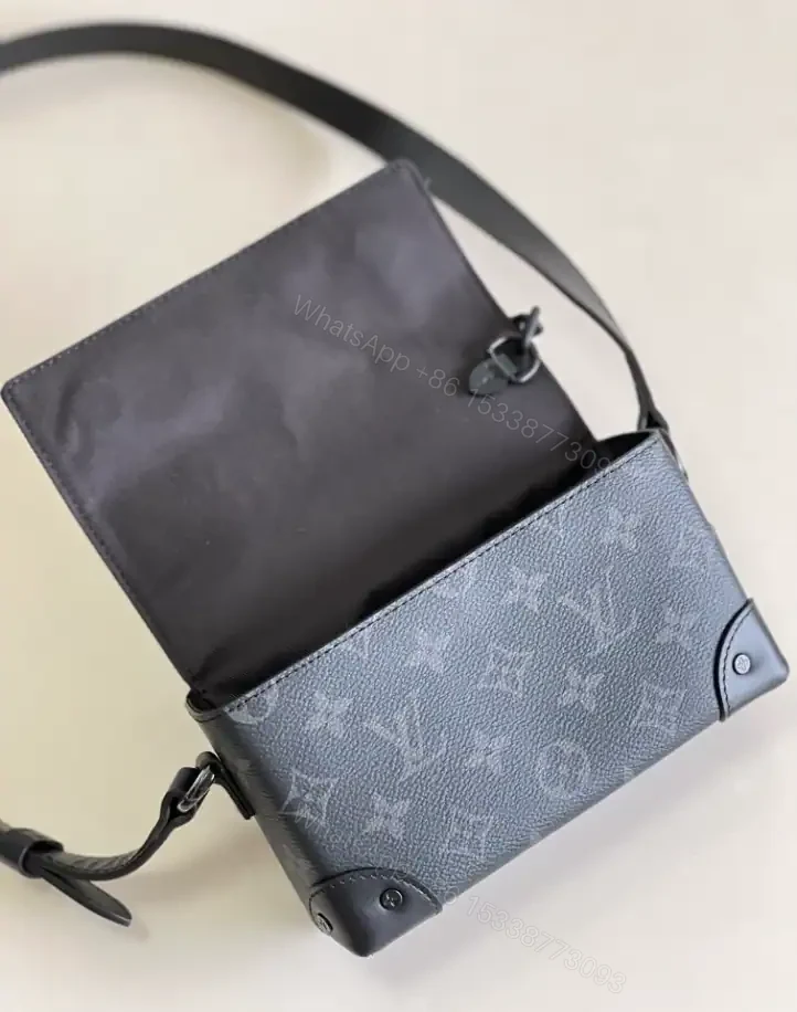 View 5 of Louis Vuitton Steamer Wearable Wallet -RRG066