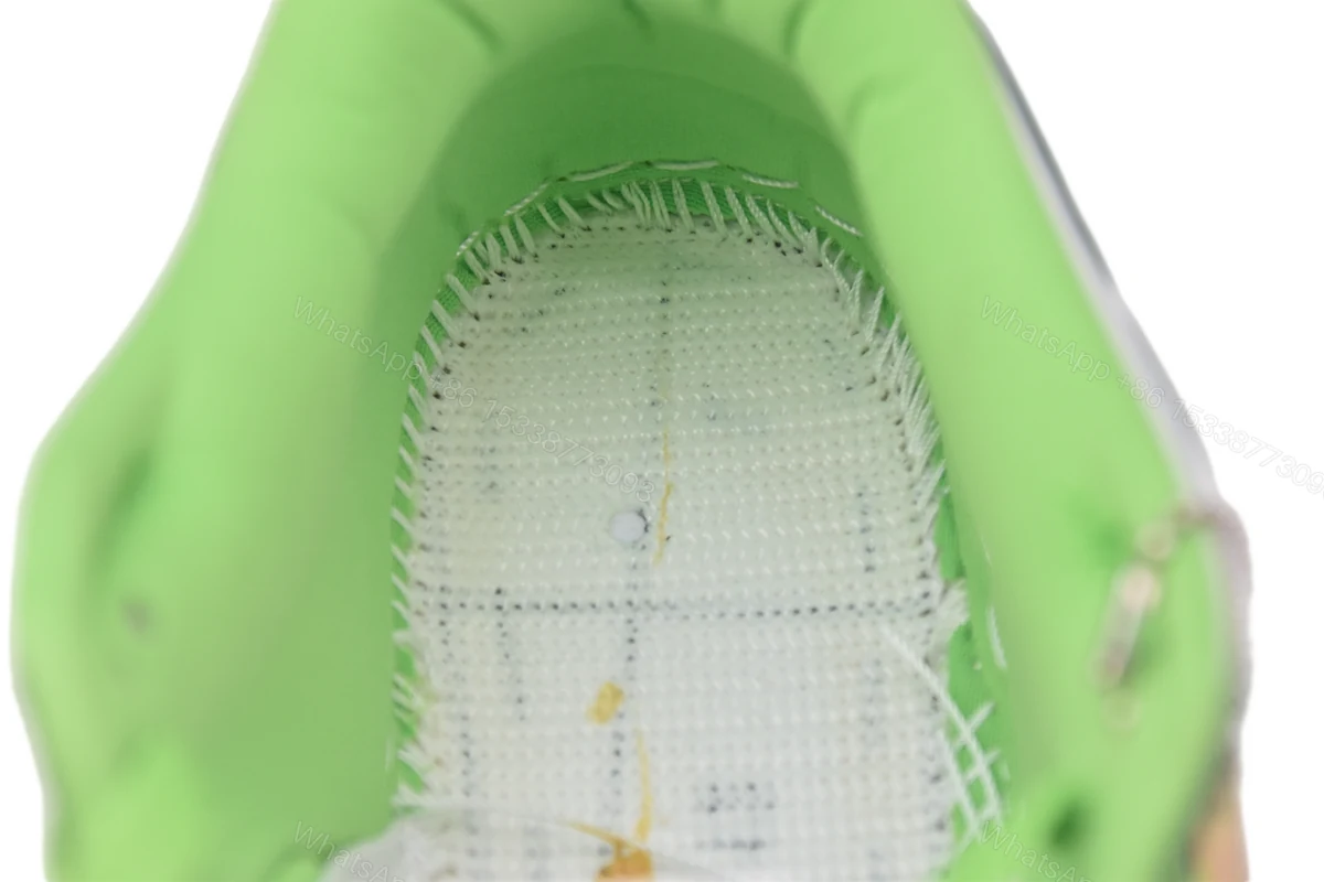 View 5 of Supreme x Nike SB Dunk Low "Green Stars” DH3228-101