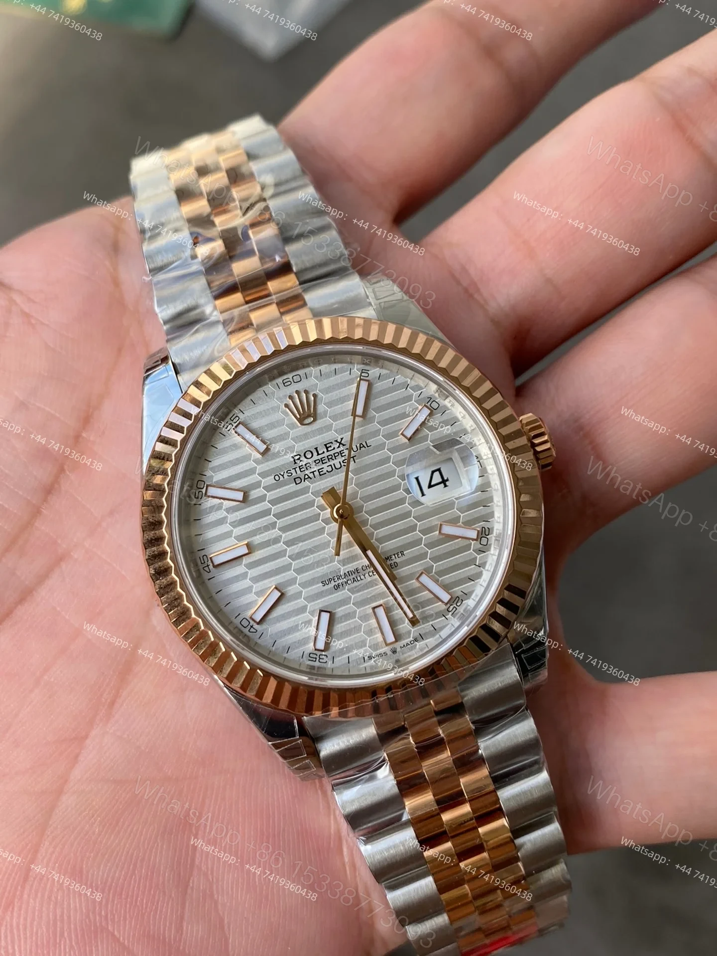 View 4 of Rolex Datejust M126331-0018 1:1 Replica Water Ripple Rose Gold Silver Dial Jubilee 41MM 3235 Movement Super Clone Watch