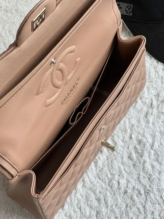 View 7 of Chic Quilted Crossbody: Timeless Luxury Everyday Bag