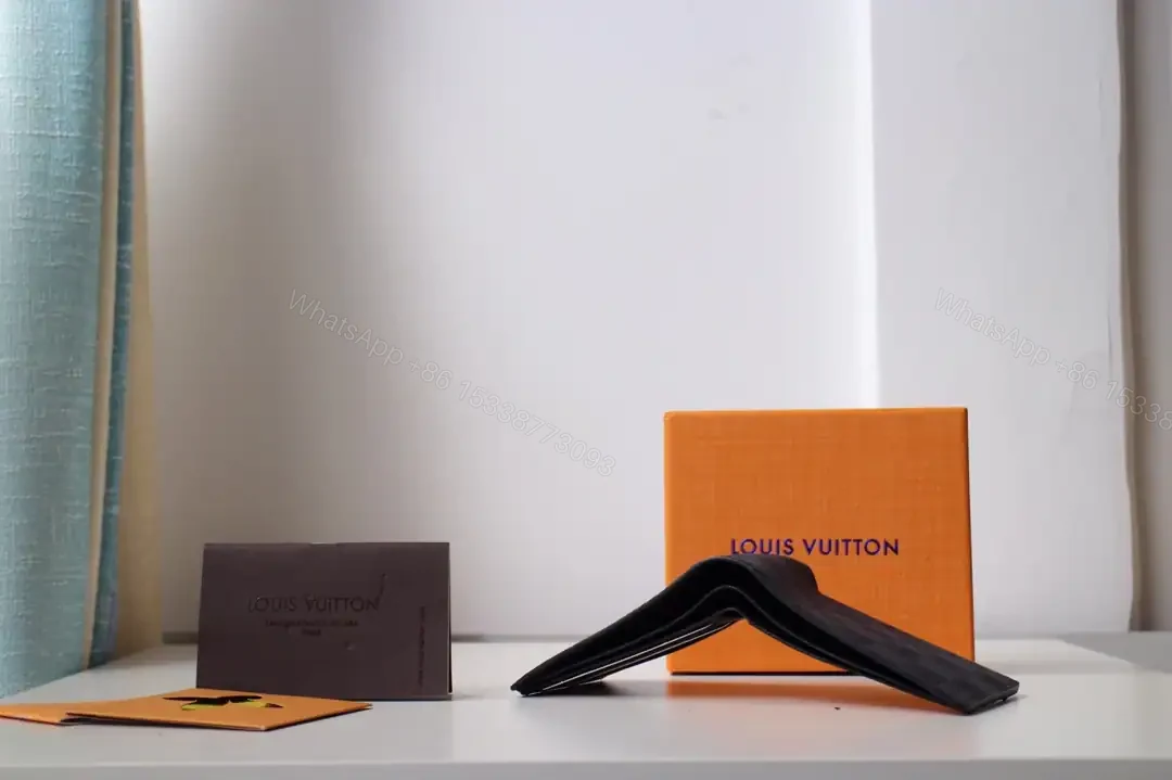 View 4 of LV MULTIPLE WALLET- RRG083