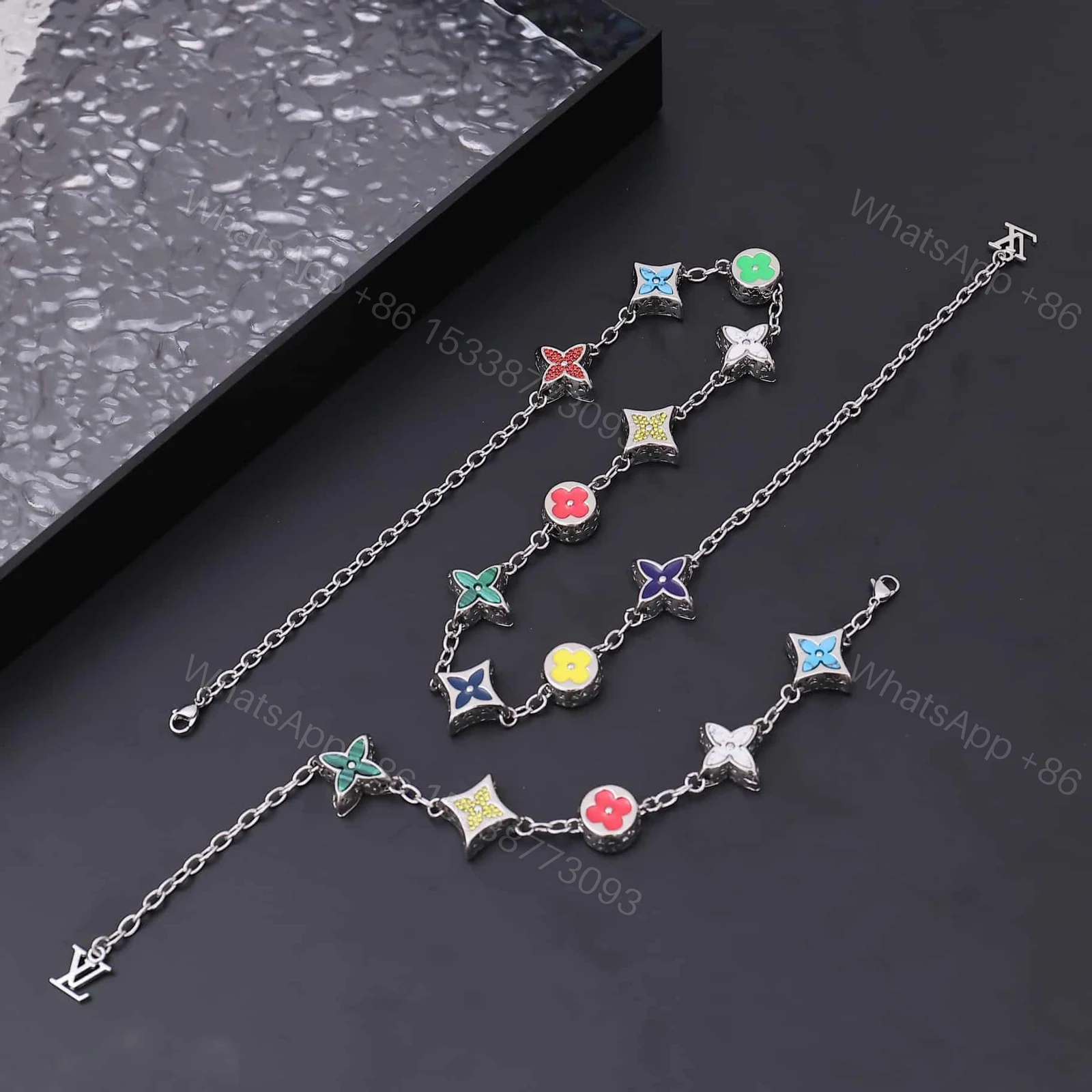 View 5 of LOUIS VUITTON MONOGRAM BIG PARTY BRACELET M0955A