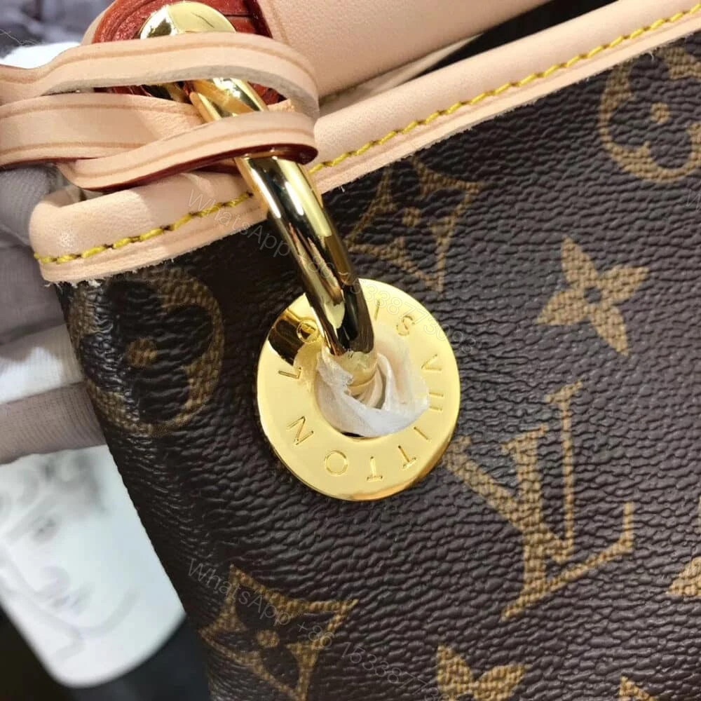 View 5 of Louis Vuitton Artsy MM Monogram Brown 41Cm M44869