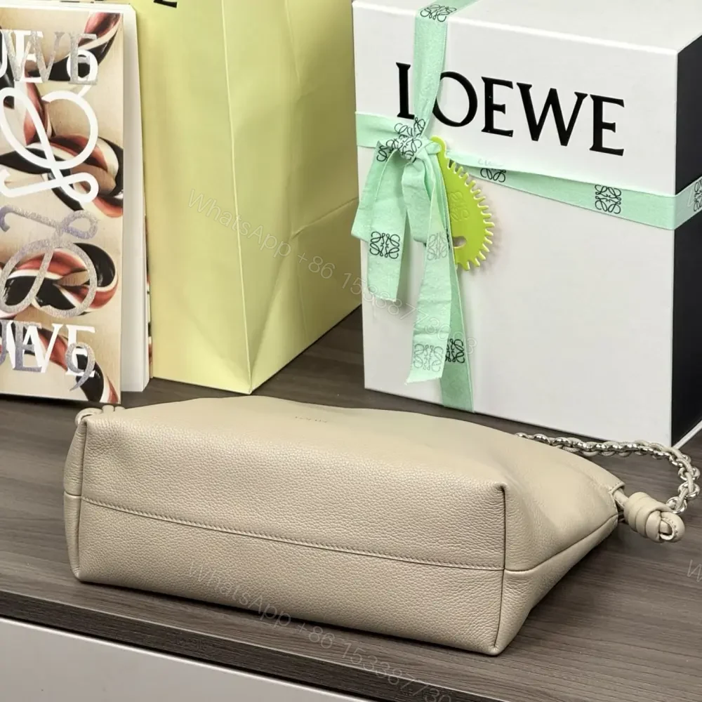 View 8 of 高仿Loewe*Flamenco系列5541雲朵包黏土灰中號免檢版