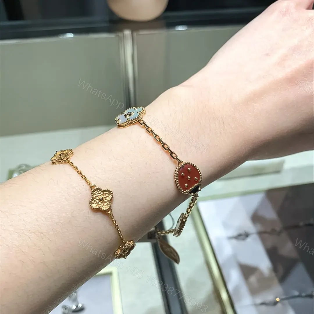 View 8 of 高仿首飾VanCleef&Arpels*RP7RR00瓢蟲花朵手鏈