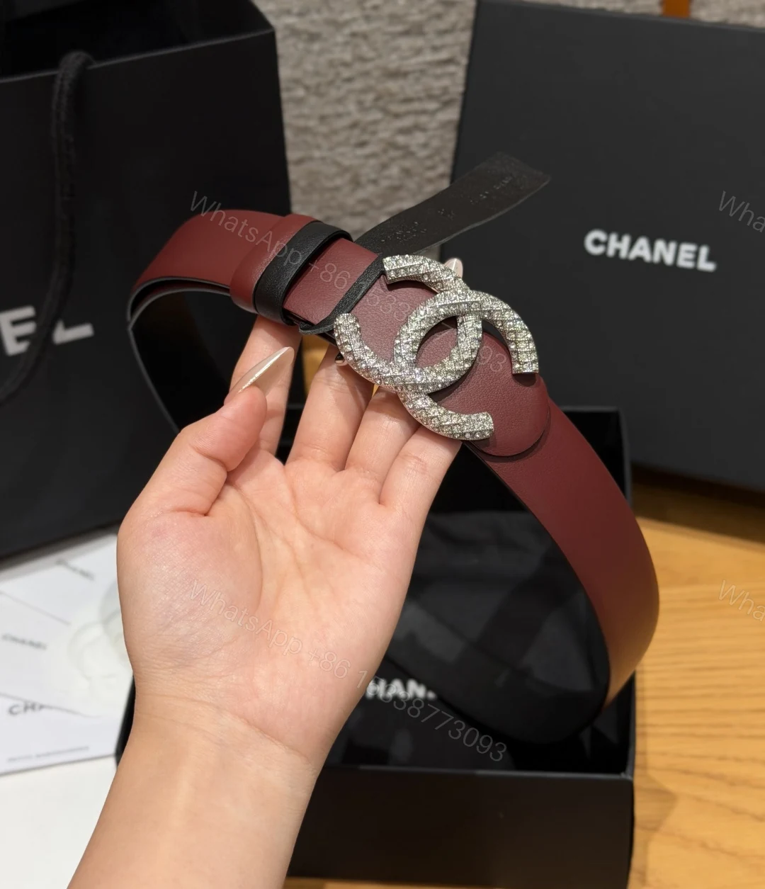 Chanel A貨滿鑽雙C扣女士牛皮皮帶酒紅色 — view 1
