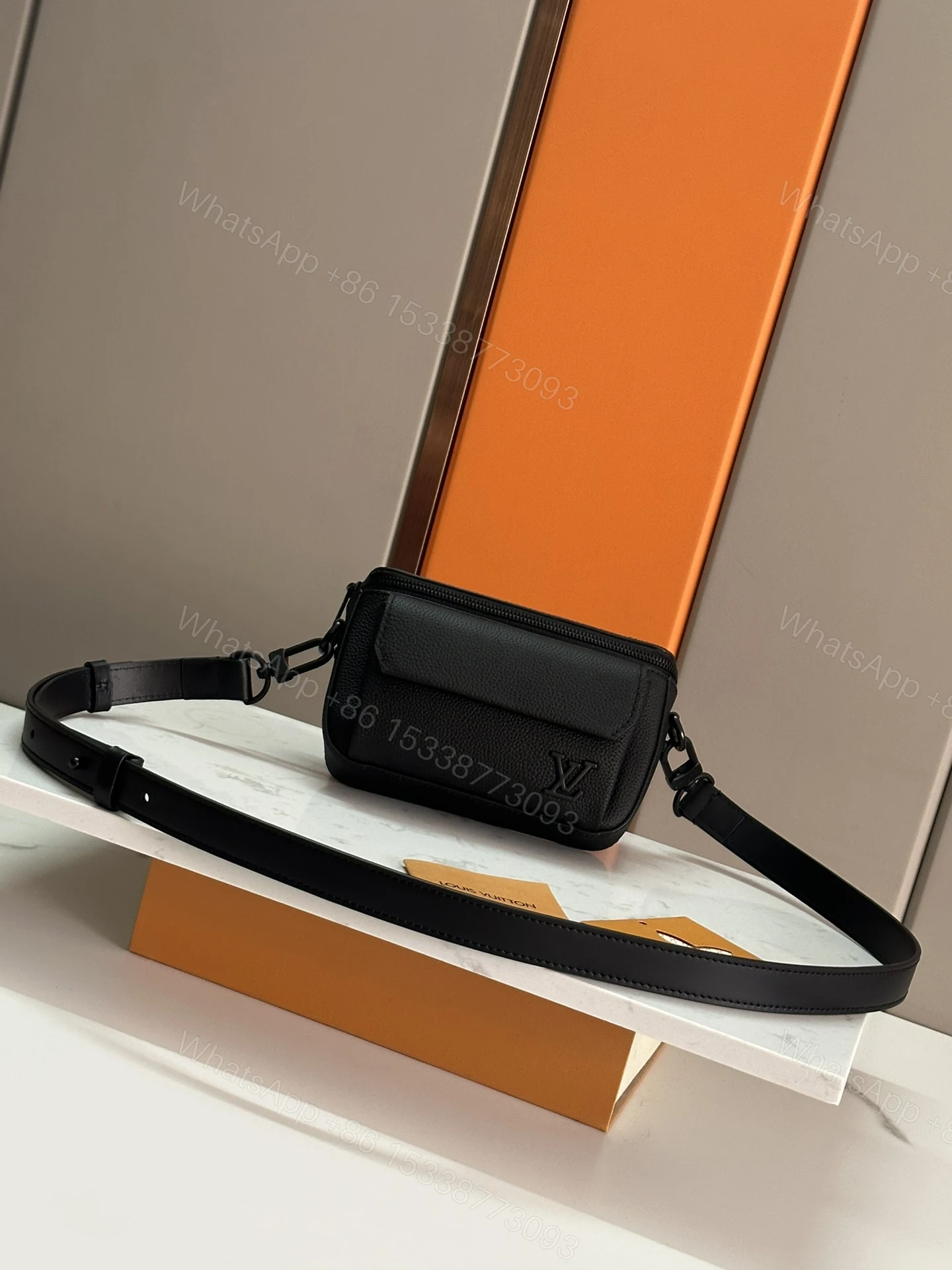 LV A貨黑色斜背包 Eclipse老花雙層拉鍊款 男用輕便出行推薦 — view 1