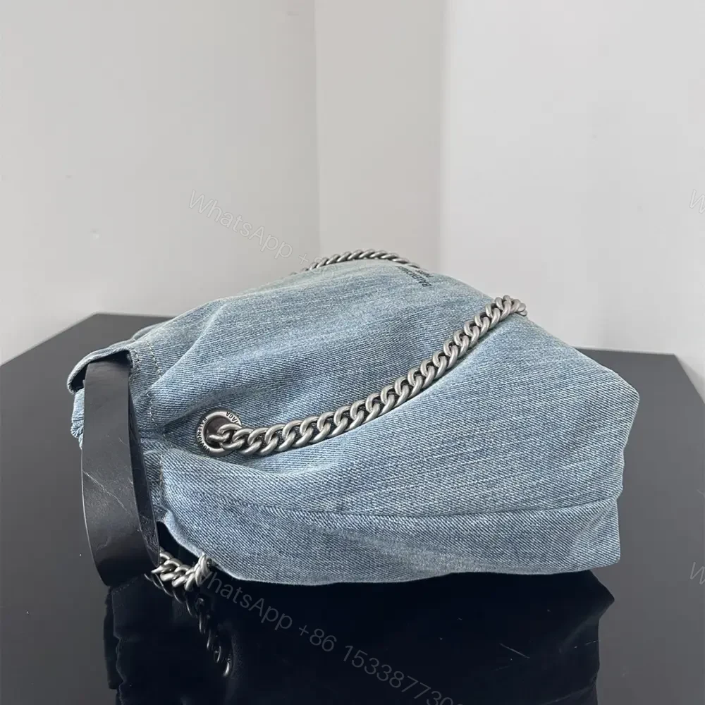 View 7 of 高仿Balenciaga2023年新款Crushtote牛仔布垃圾袋小號