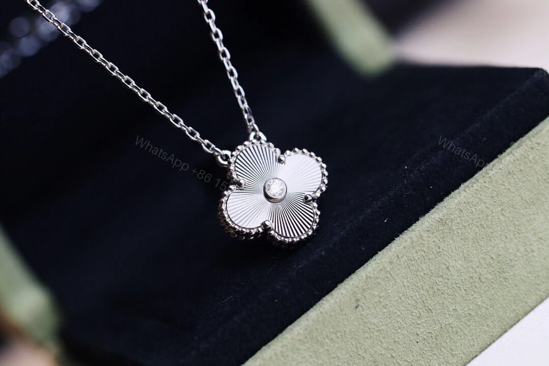 View 3 of 2020 VCA Vintage Alhambra Pendant