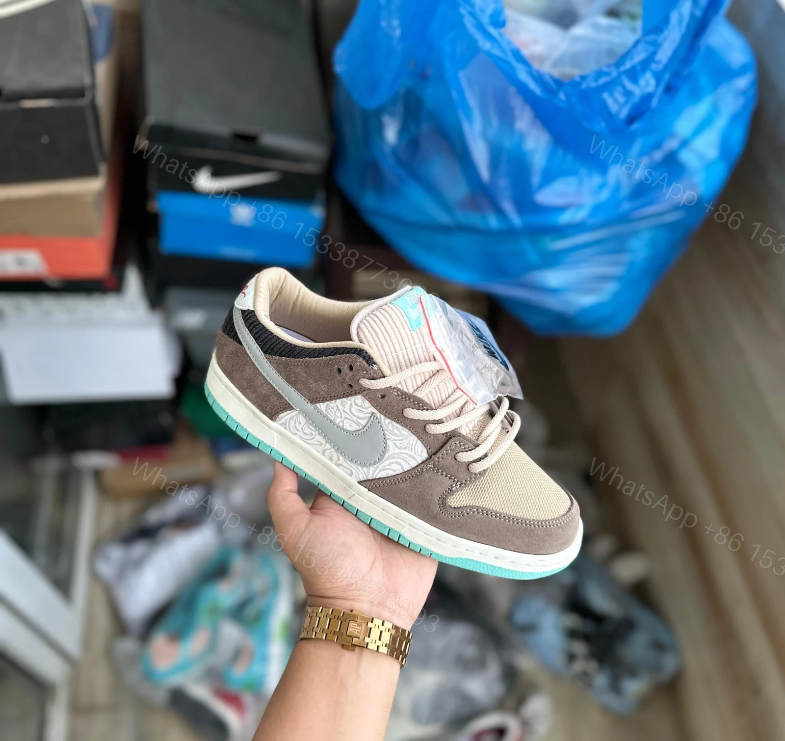 View 5 of NIKE SB DUNK LOW BIG MONEY SAVINGS REPLICA SNEAKERS FOR MAN