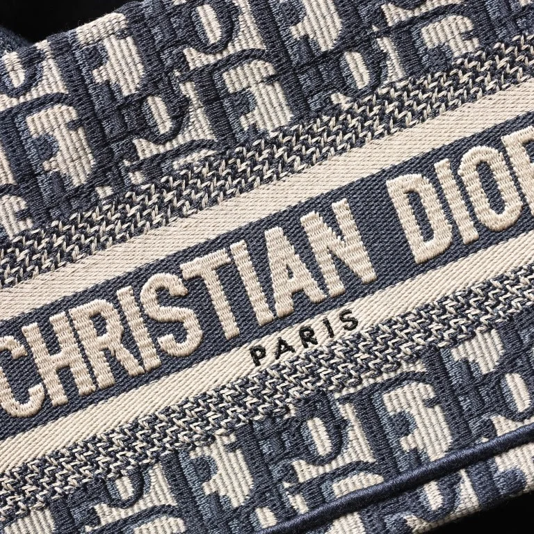 View 7 of 高仿Dior2024BookTote系列老花Mini手拎袋免檢版