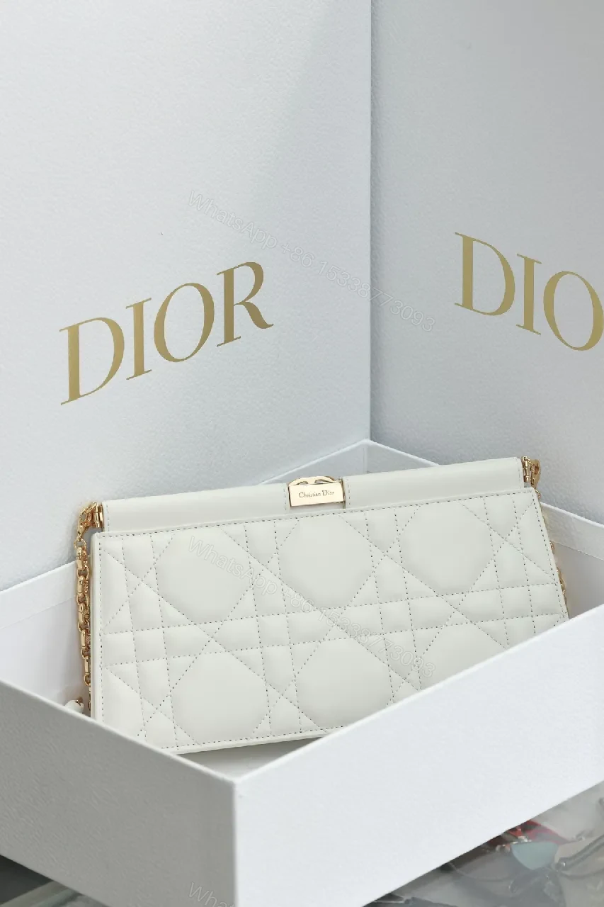 Quilted White Leather Clutch: Subtle Luxe, Everyday Versatility — view 1