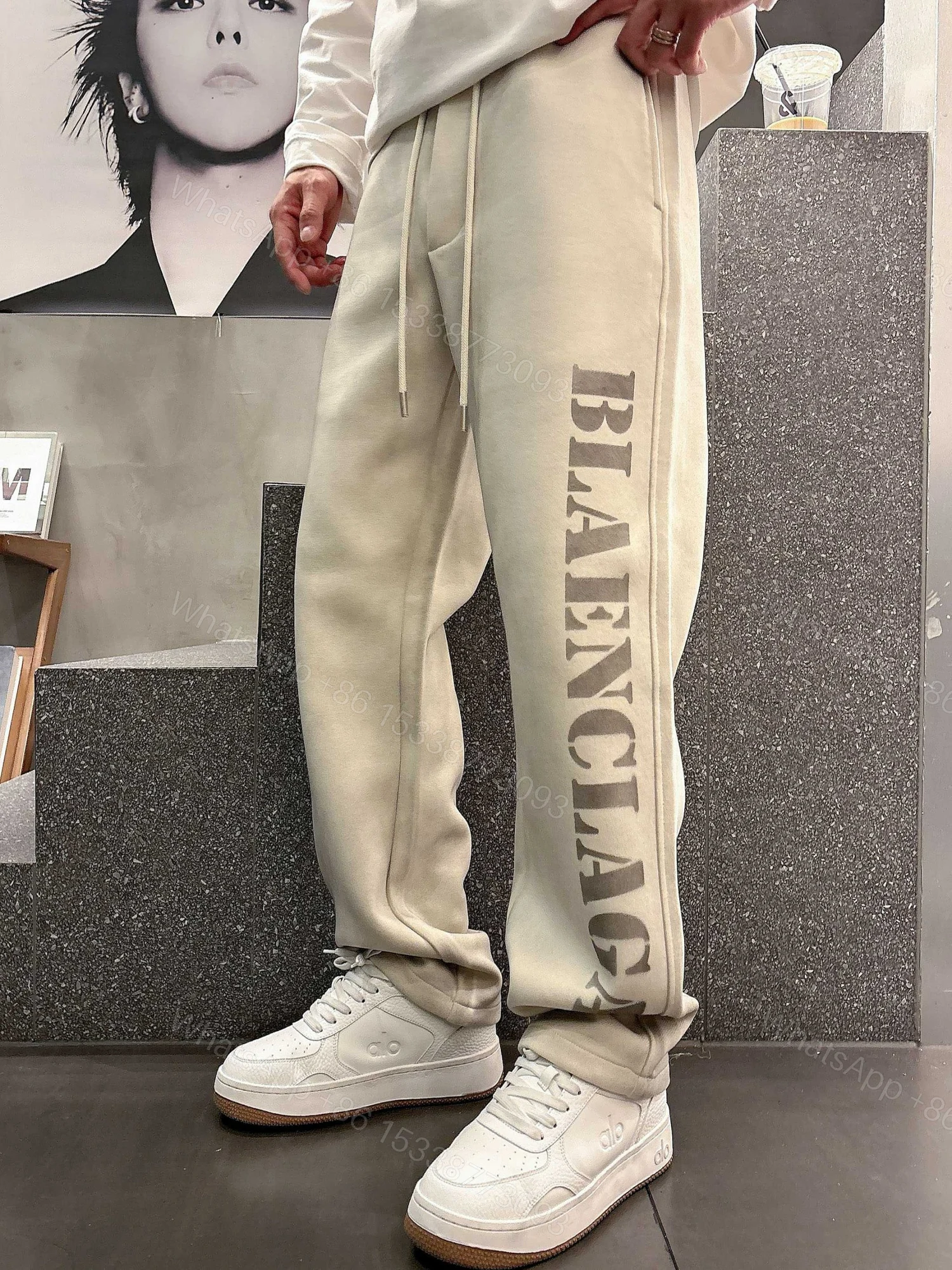Balenciaga 高仿運動長褲男款 奶油白大LOGO寬版褲型 — view 1