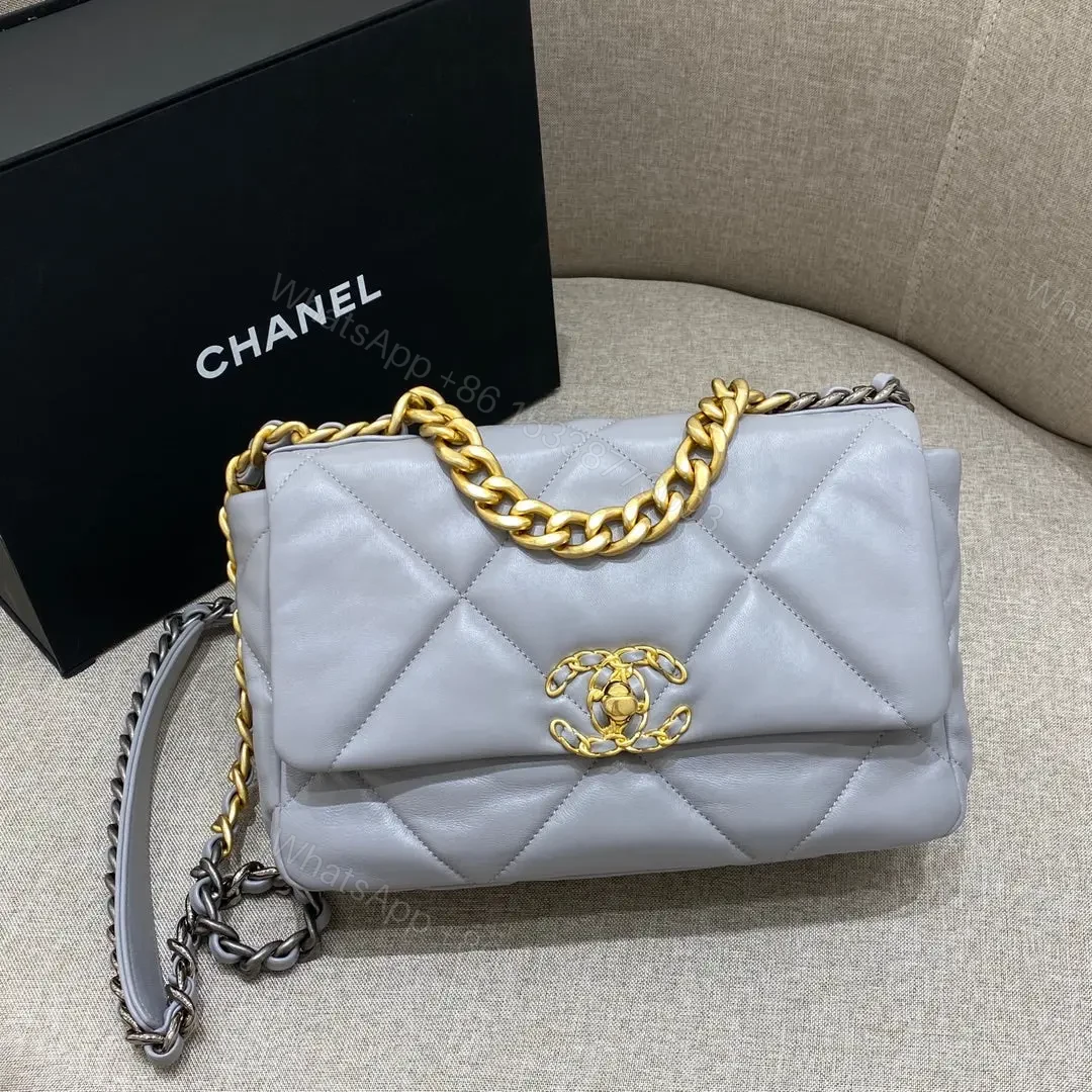 CHANEL 19 Bag Small Light Grey — view 1