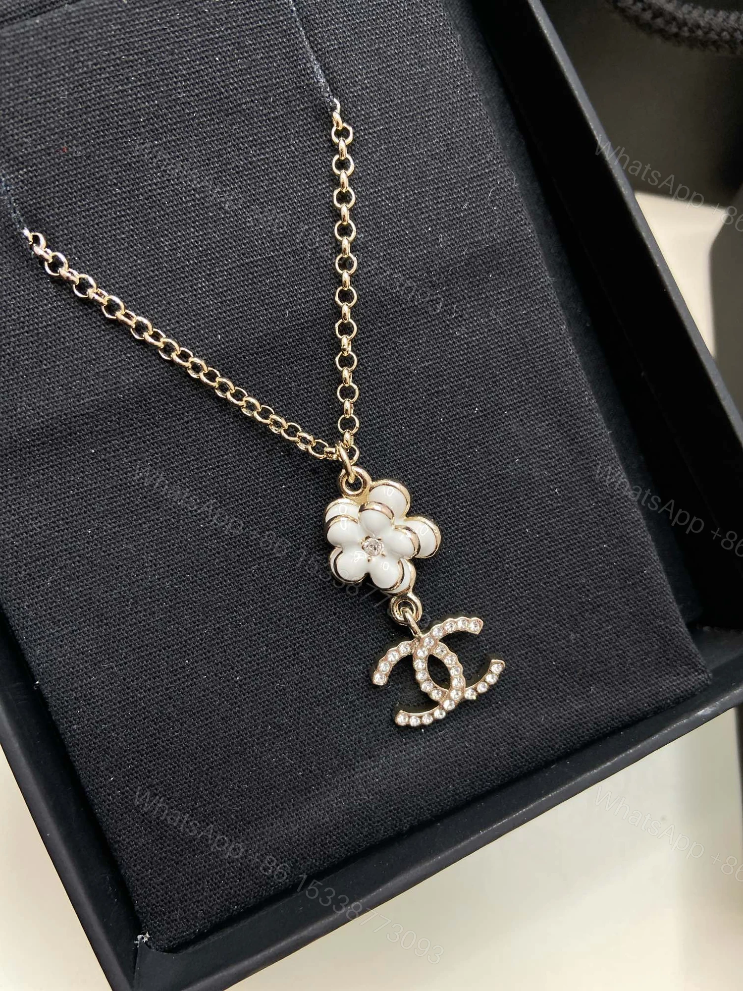 View 2 of EN – Lux Necklace CHL020