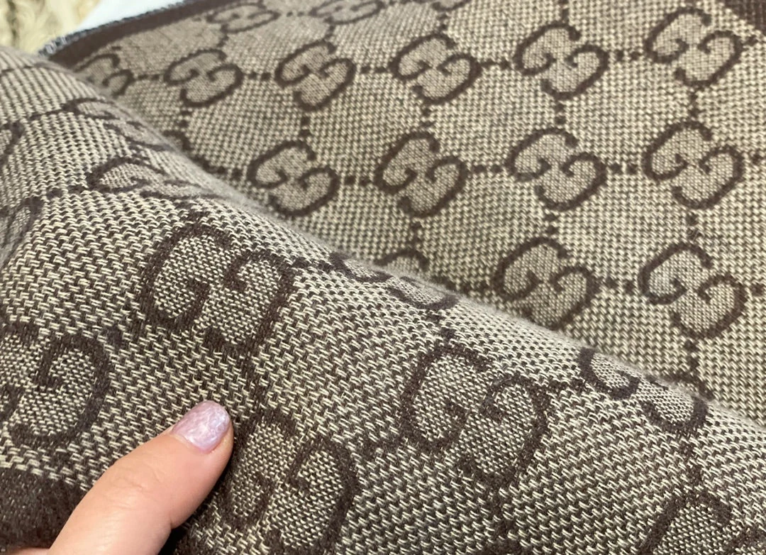 View 3 of EN – Luxury GCI Scarf 001