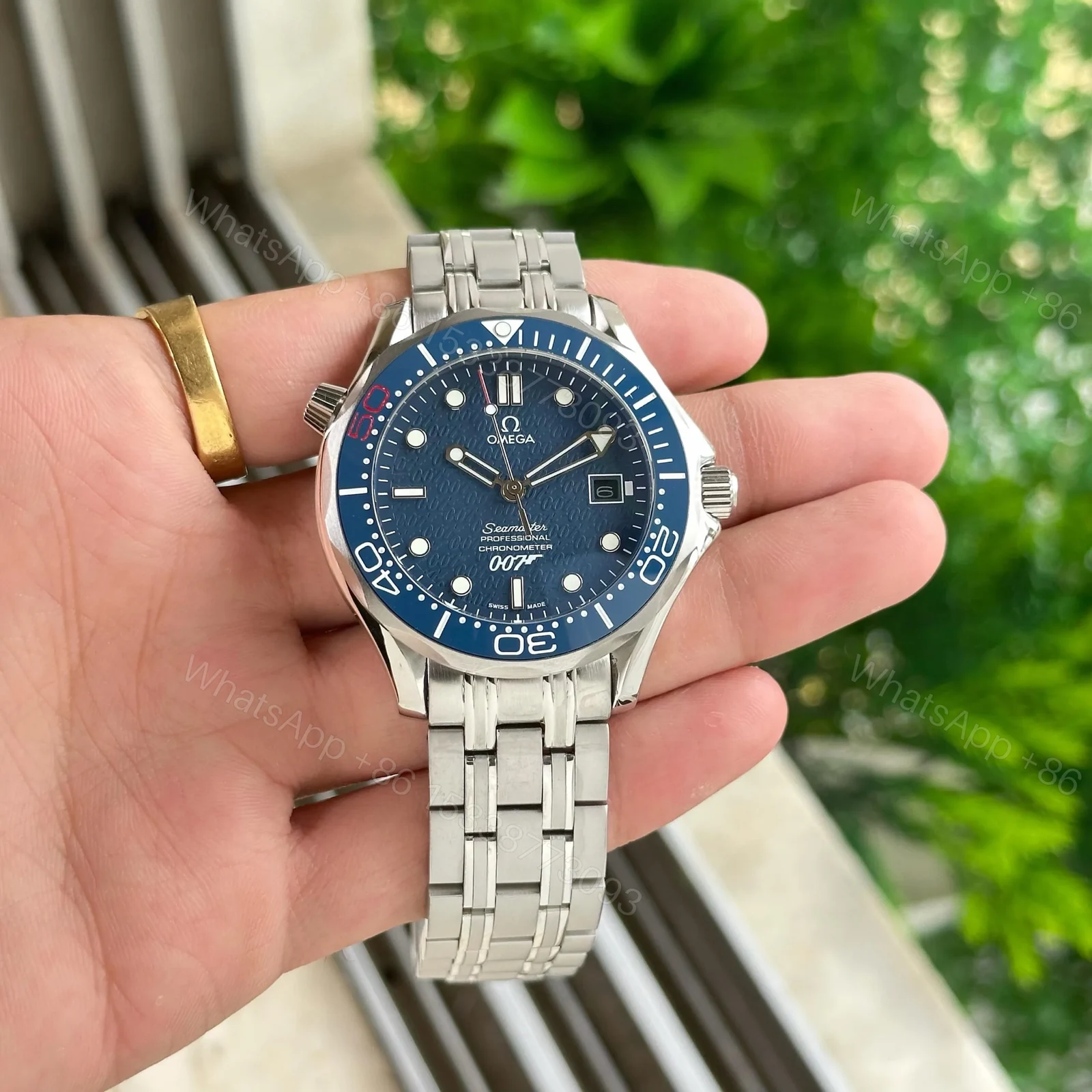 View 4 of OMEGA SEAMASTER DIVER 300M /007