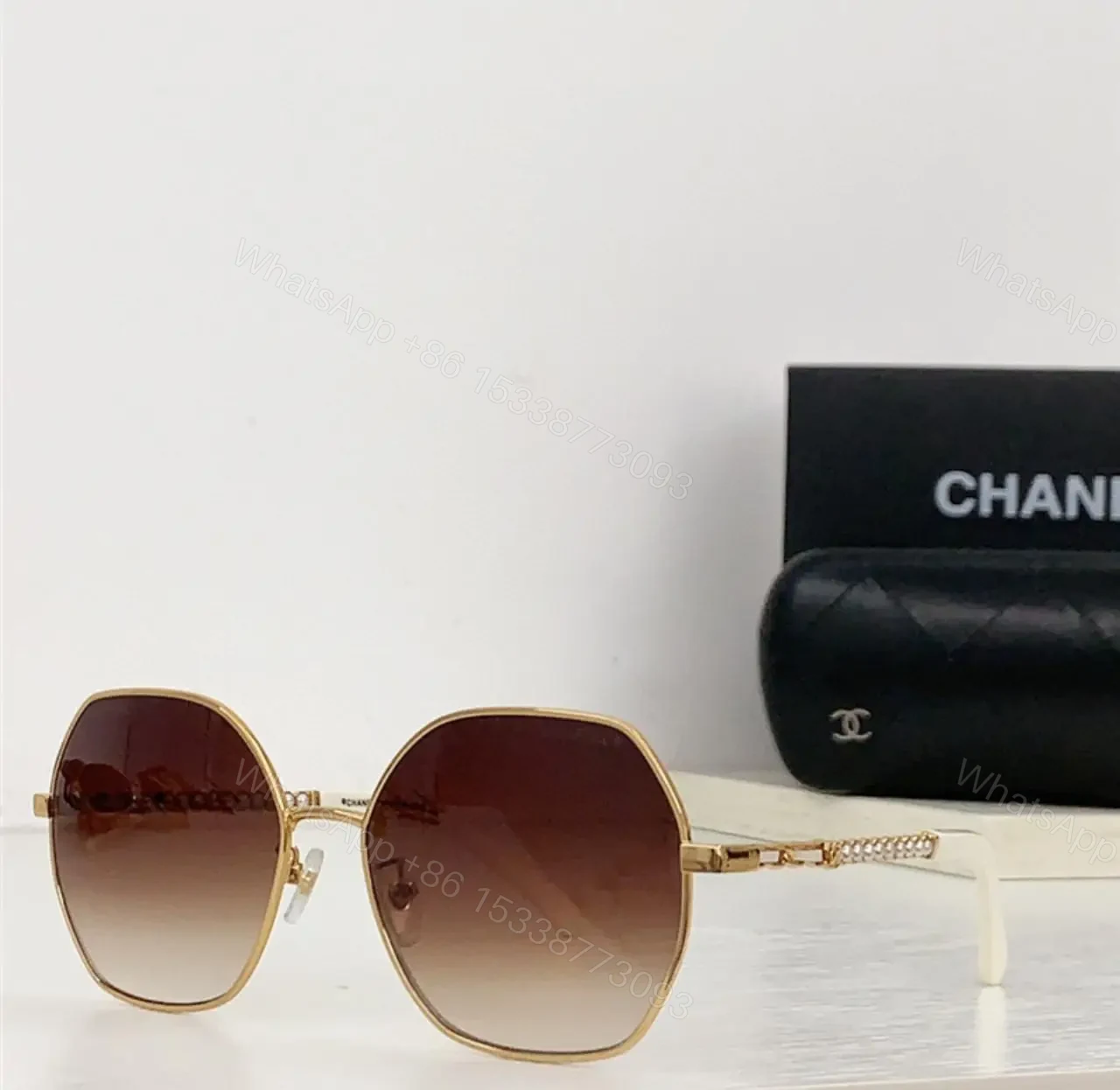CHANEL — view 1