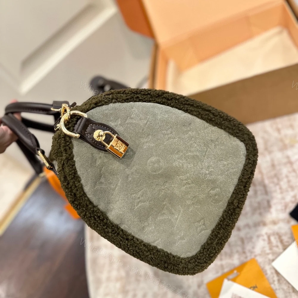 View 9 of Louis Vuitton Speedy P9 Bandoulière 30 Khaki 30Cm M27014