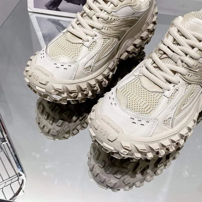 View 7 of BALENCIAGA MEN’S DEFENDER TRAINERS – BB228