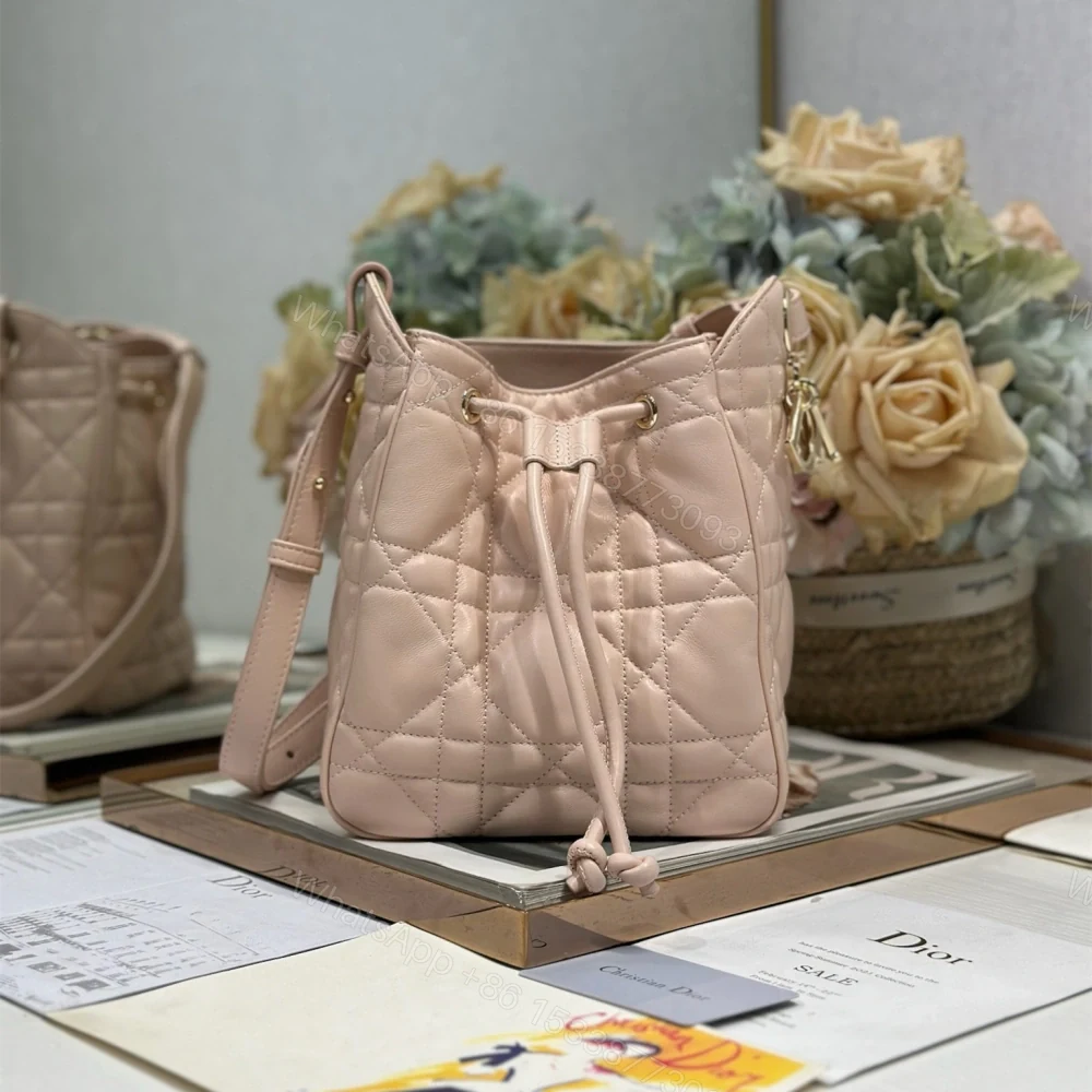 高仿Dior*D-Motion系列M2851M413小牛皮水桶包小號粉色免檢版 — view 1