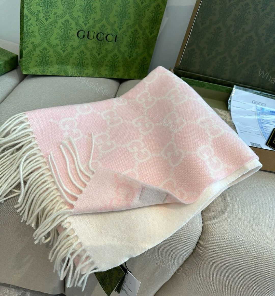 Gucci A貨粉白拼色圍巾 雙G提花保暖款 柔軟親膚 — view 1