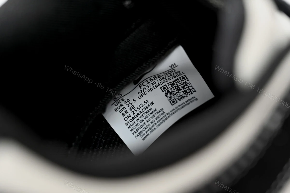 View 5 of NIkE SB Dunk Low LV Batman FC1688-300