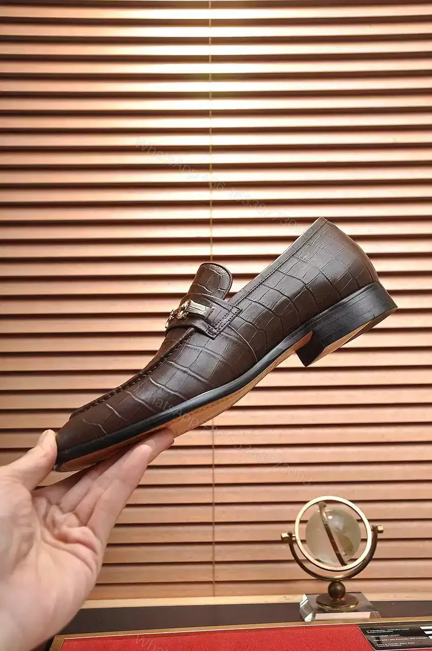 View 7 of GUCCI JORDAAN LOAFER IN BROWN CROCODILE – LDG27