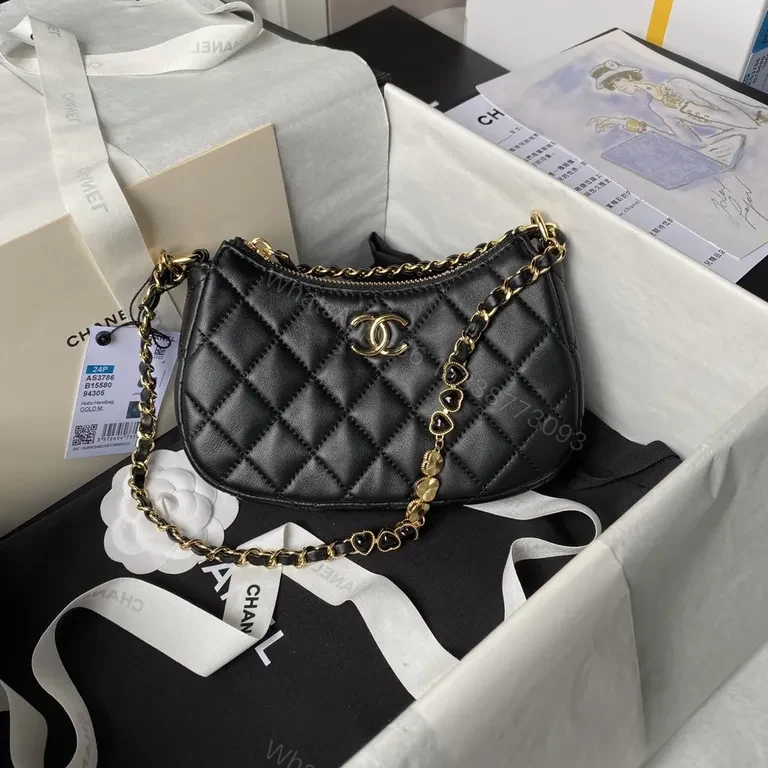 Chic Quilted Chain Bag: Luxury, Everyday Style, Crossbody — view 1