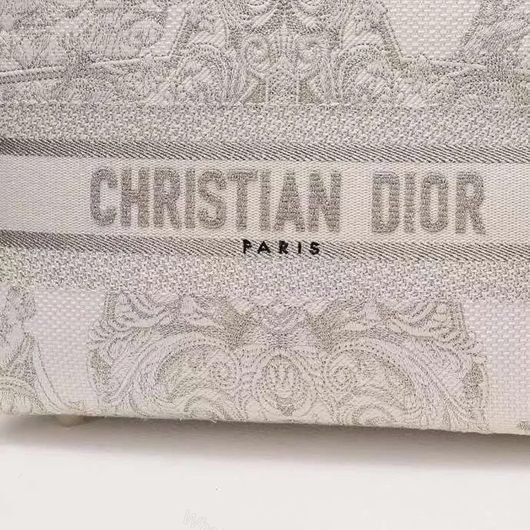 View 6 of Textured Dior Handbag: Structured Luxury, Allâ€‘Day Sophistication
