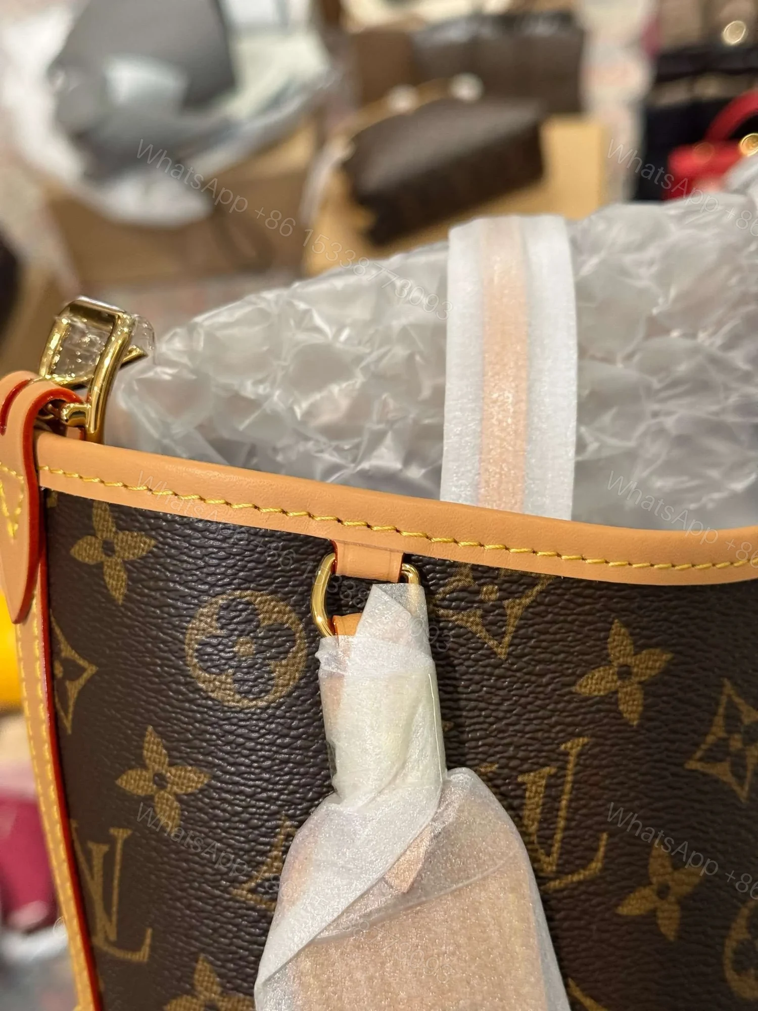 View 8 of Louis Vuitton Handbags LV Carry All MM Monogram Brown Color 39x30x15cm