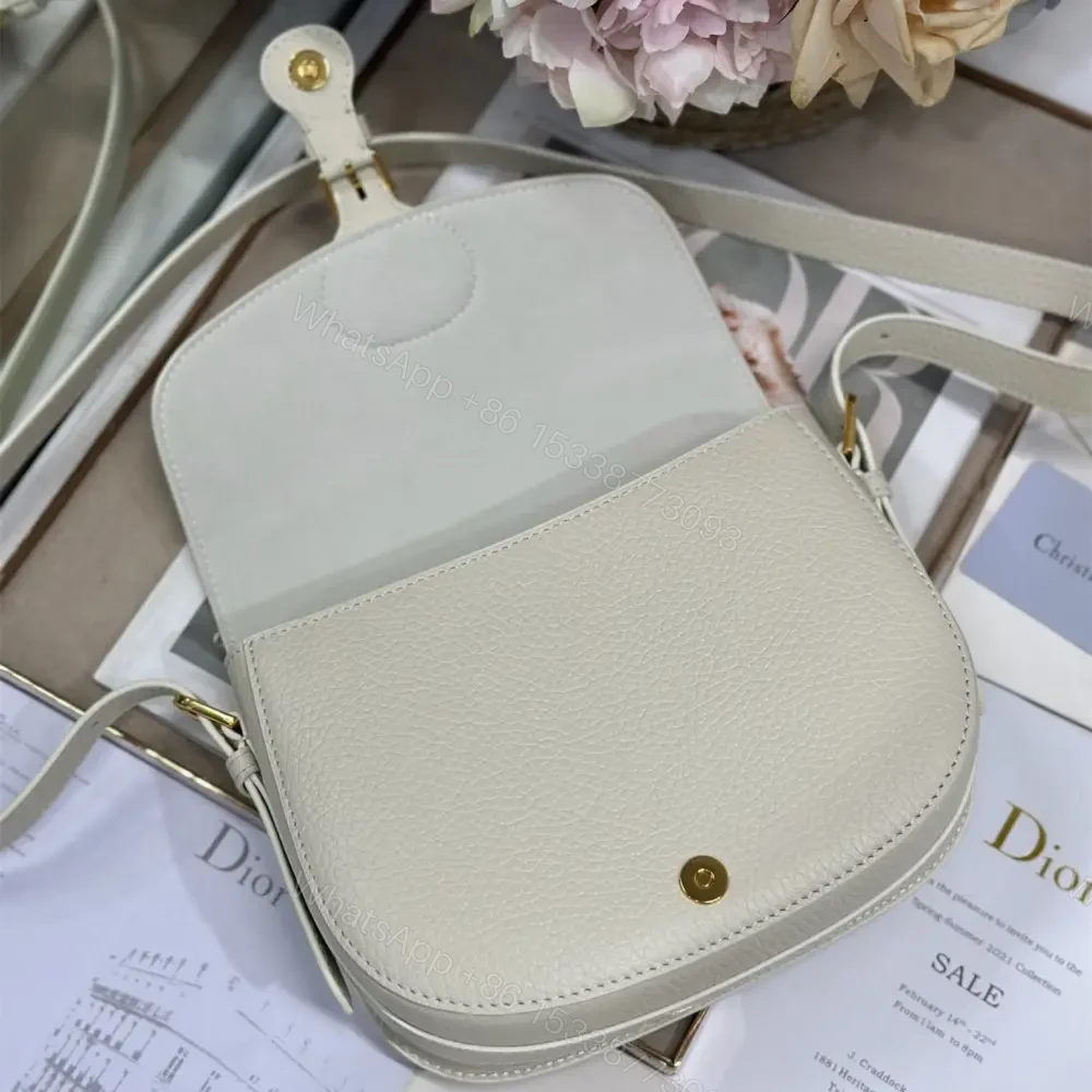 View 7 of 高仿Dior*Bobby系列M931M030牛皮斜挎包白色中號免檢版