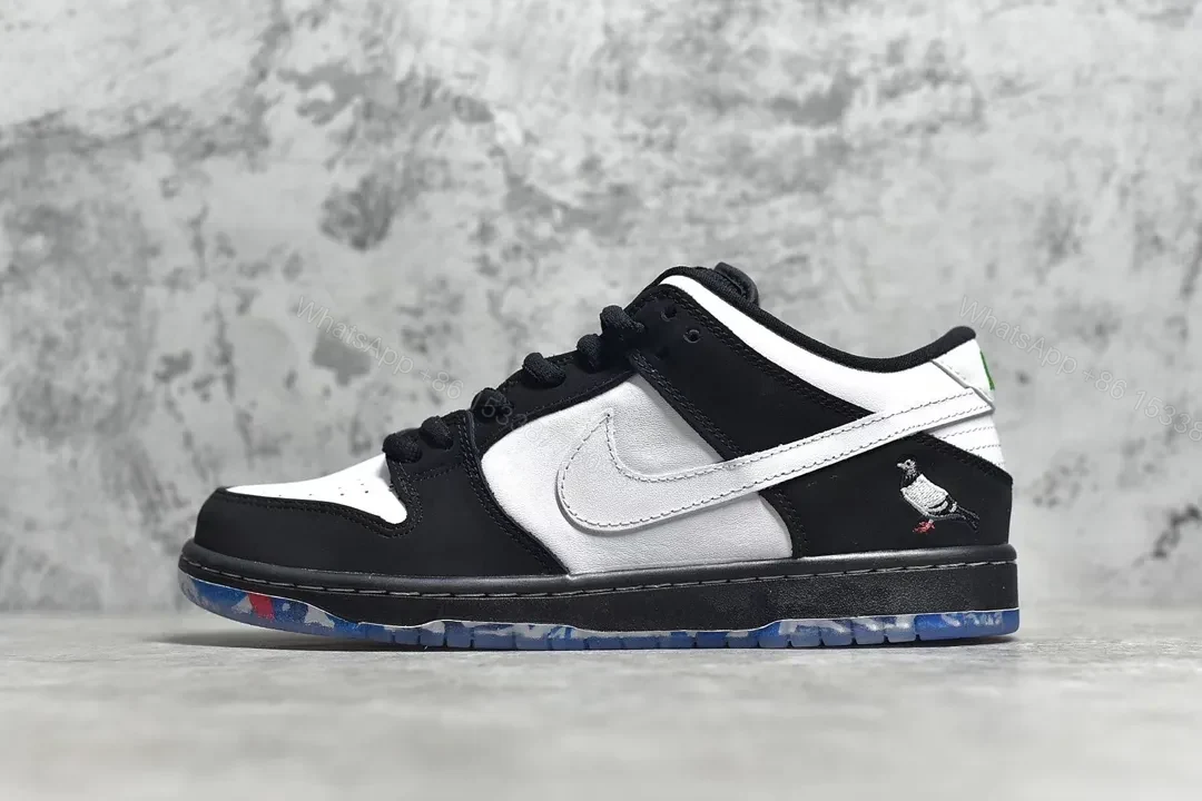 Dunk SB Low Staple Panda Pigeon Replicas — view 1