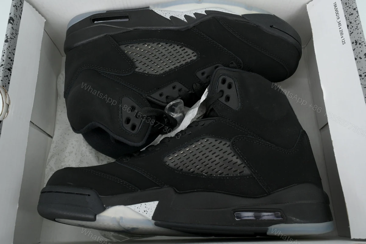 View 9 of Air Jordan 5 Retro SE 'Black Cat' FZ2239-001