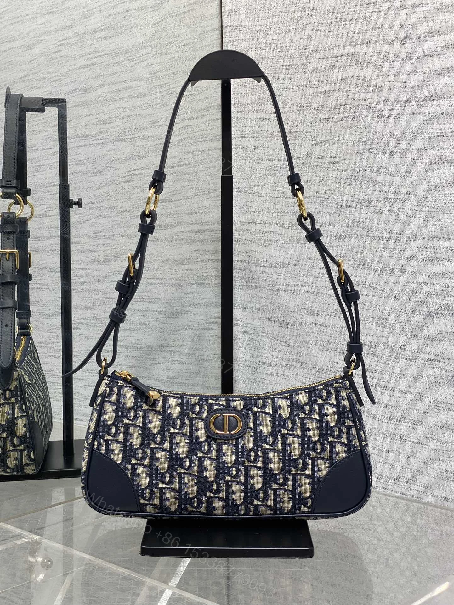 Dior精品仿製CD Logo深藍肩背包 女士拼皮復刻款 熱賣人氣款式 — view 1