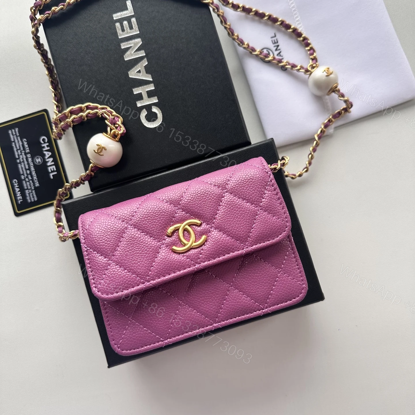 Chanel 高仿玫紅色口蓋包 菱格紋金扣鏈條設計 — view 1