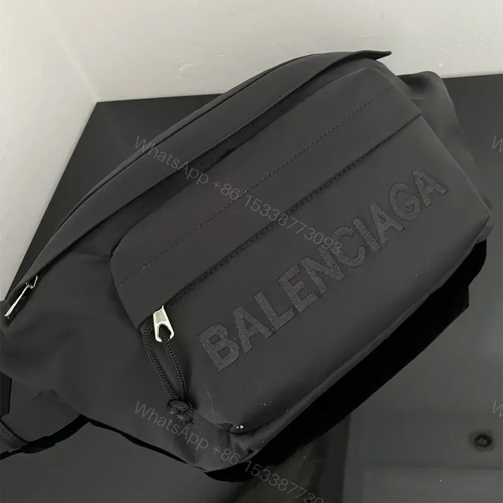 View 4 of 高仿BalenciagaWheelBeltpack系列尼龍胸包黑色