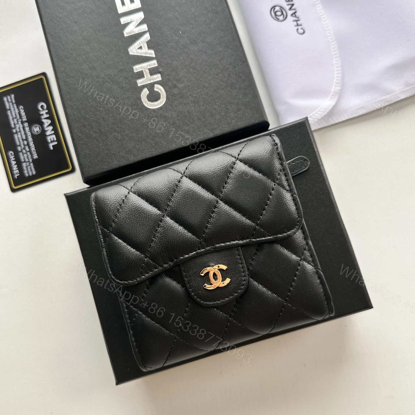Chanel 高仿女用短夾 黑色經典款 金釦菱格紋皮夾推薦 — view 1