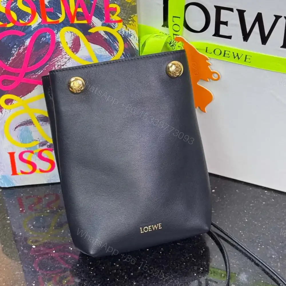 View 6 of 高仿Loewe*Pebble系列1100小牛皮斜跨包黑色免檢版