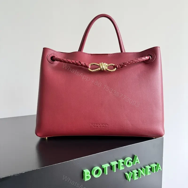 Chic Leather Tote: Braided Detail, All-Day Luxury Bag — view 1
