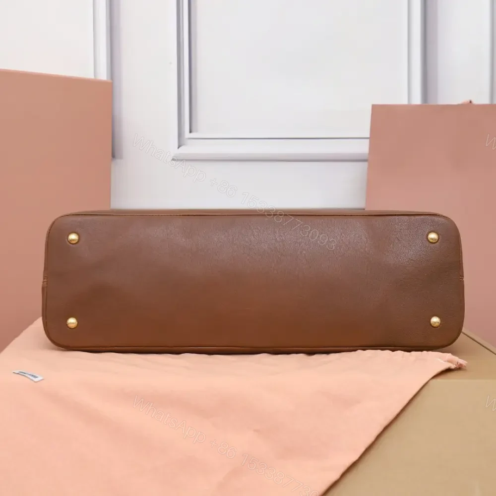 View 5 of 高仿miumiu*Aventure系列5BG310小羊皮Tote手袋橡木色免檢版