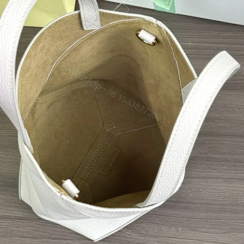 View 9 of 高仿Loewe*Fold系列1769小牛皮Tote手袋米灰色Mini免檢版