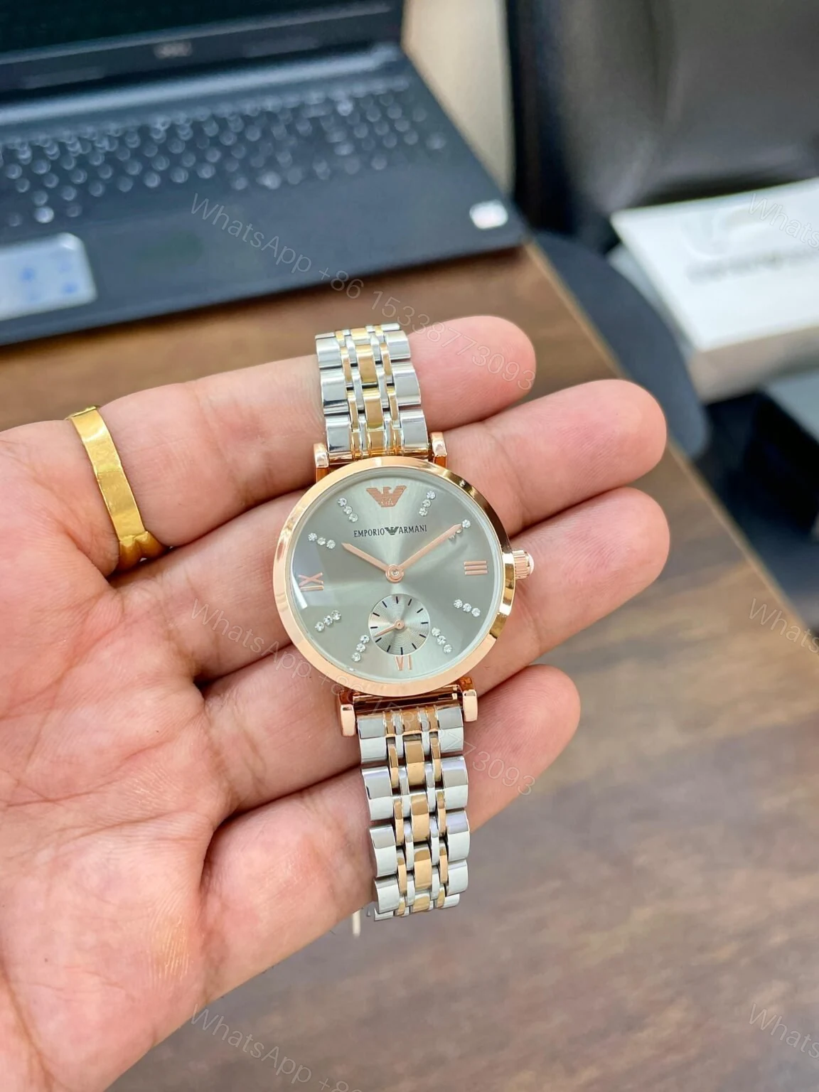 Emporio Armani Elegance Slim White Dial 32mm Quartz — view 1