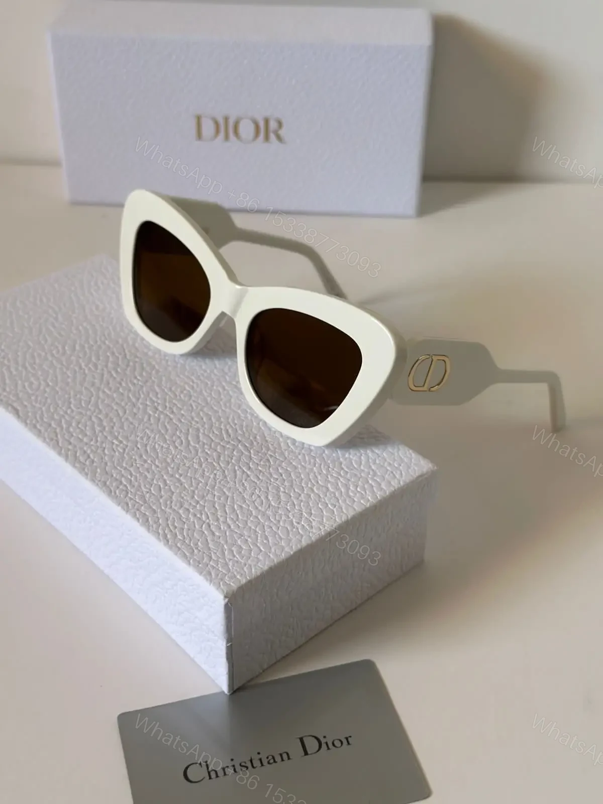 DIOR — view 1