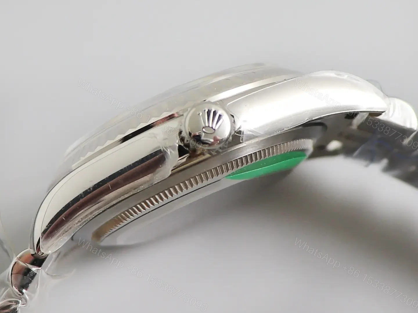View 5 of Rolex Datejust 41 Stainless Steel Fluted Blue – Roman Dial Jubilee 126334-0026