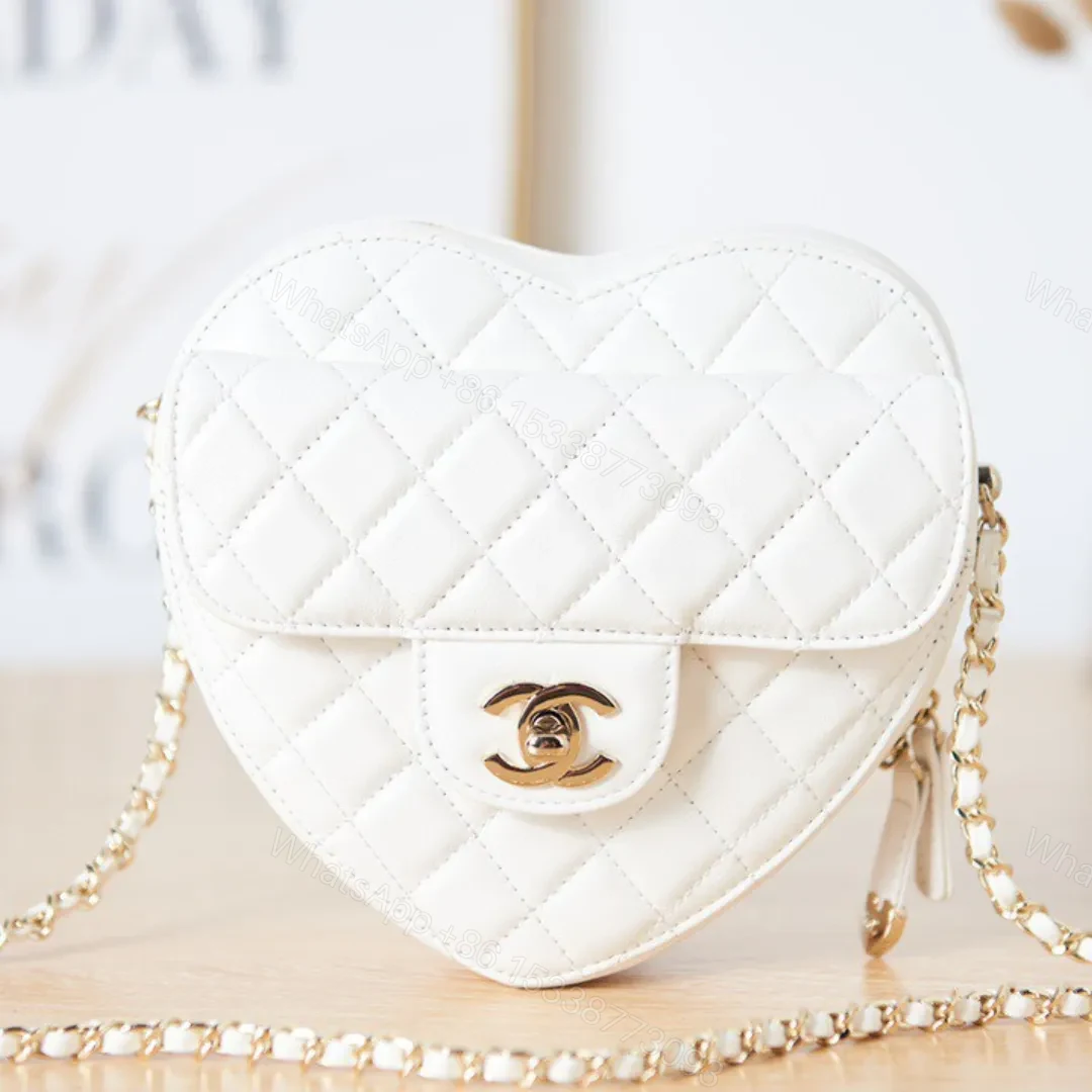Chanel The One Like Auth Handbags Smooth Leather Heart-Pattern Milk Lock Gold 16.5x18x6.5cm — view 1