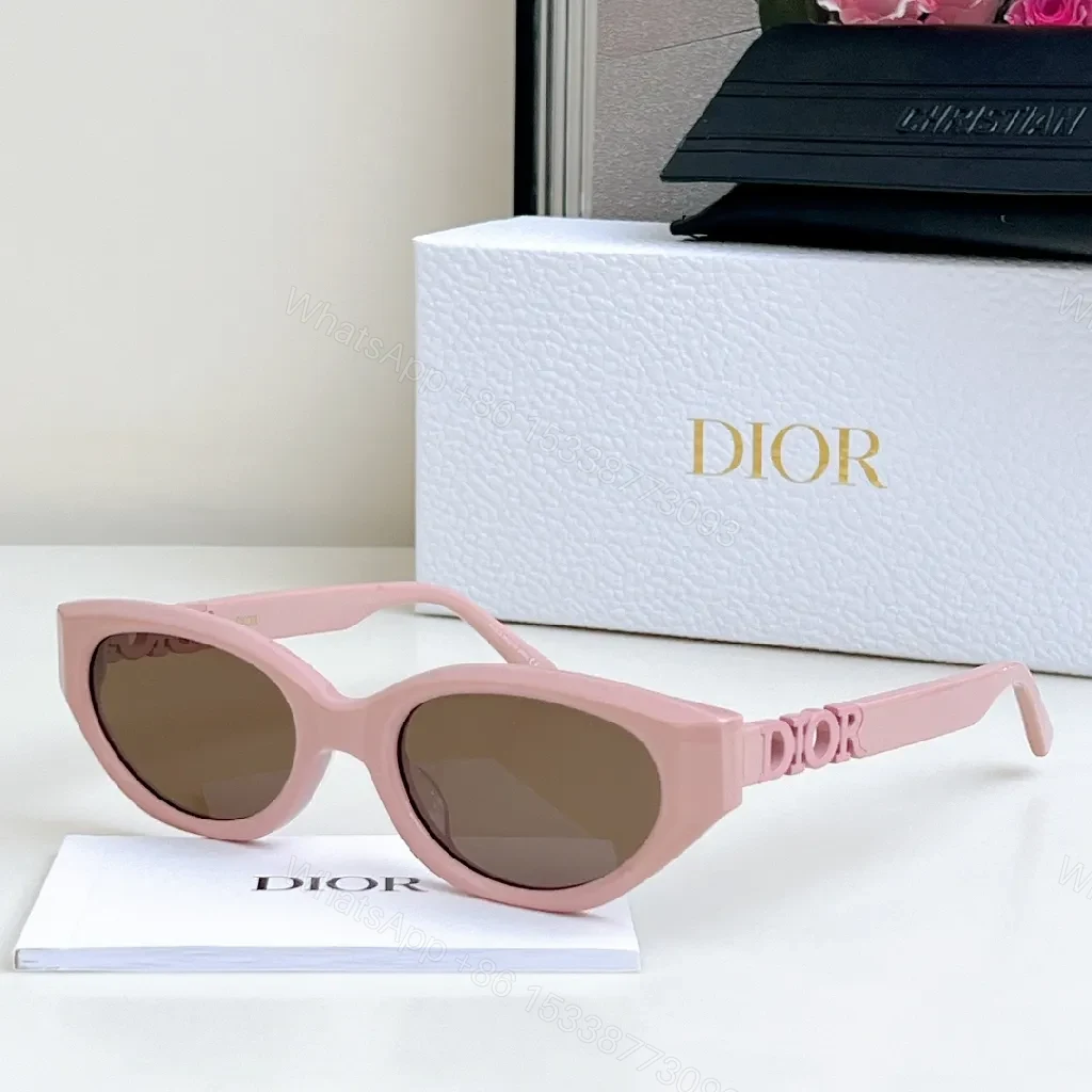 View 3 of Cat-eye Clásico Moderno Boost Sunglasses—Polarized, Gold Accents